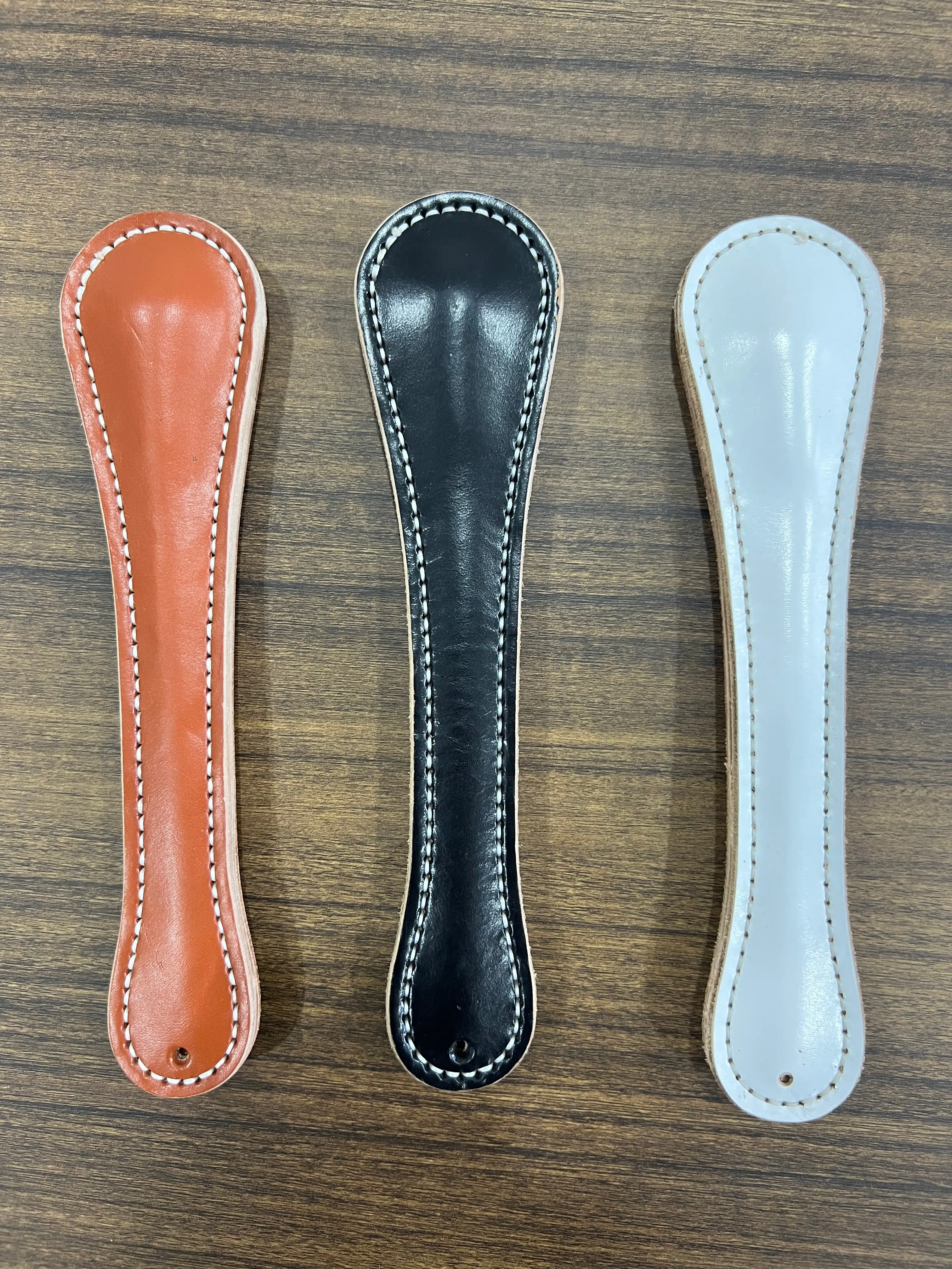 Home Decor Vintage Cowhide Leather Display Strap - Handcrafted Smooth-Handle Accessory for Everyday Carry