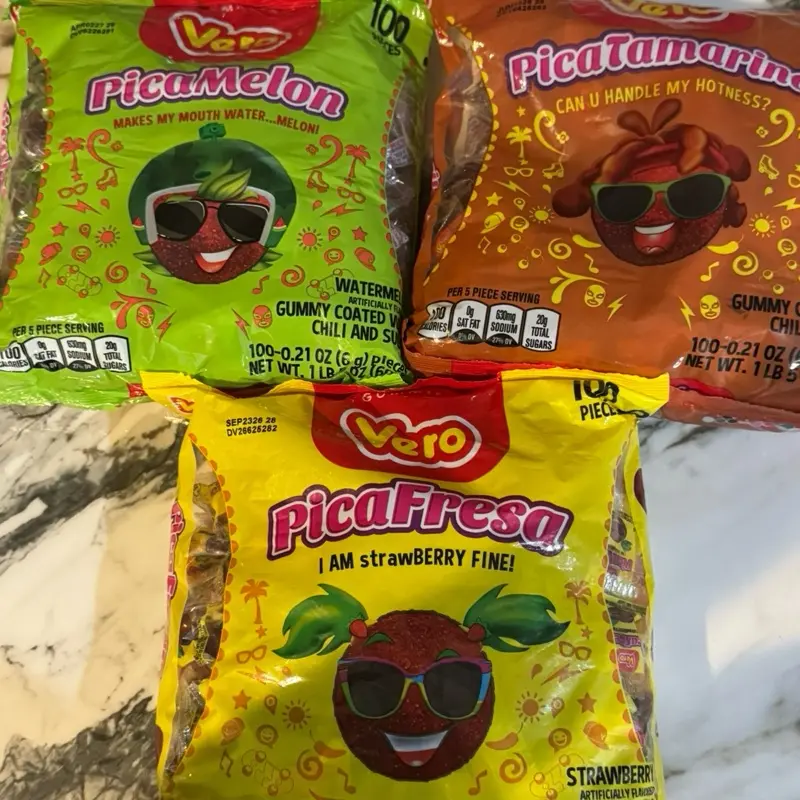 Vero Pica Fresa , watermelon , tamarind 100ct Bag - S Gummy Coated Chili & Sugar Candies, 100 Pieces per Bag