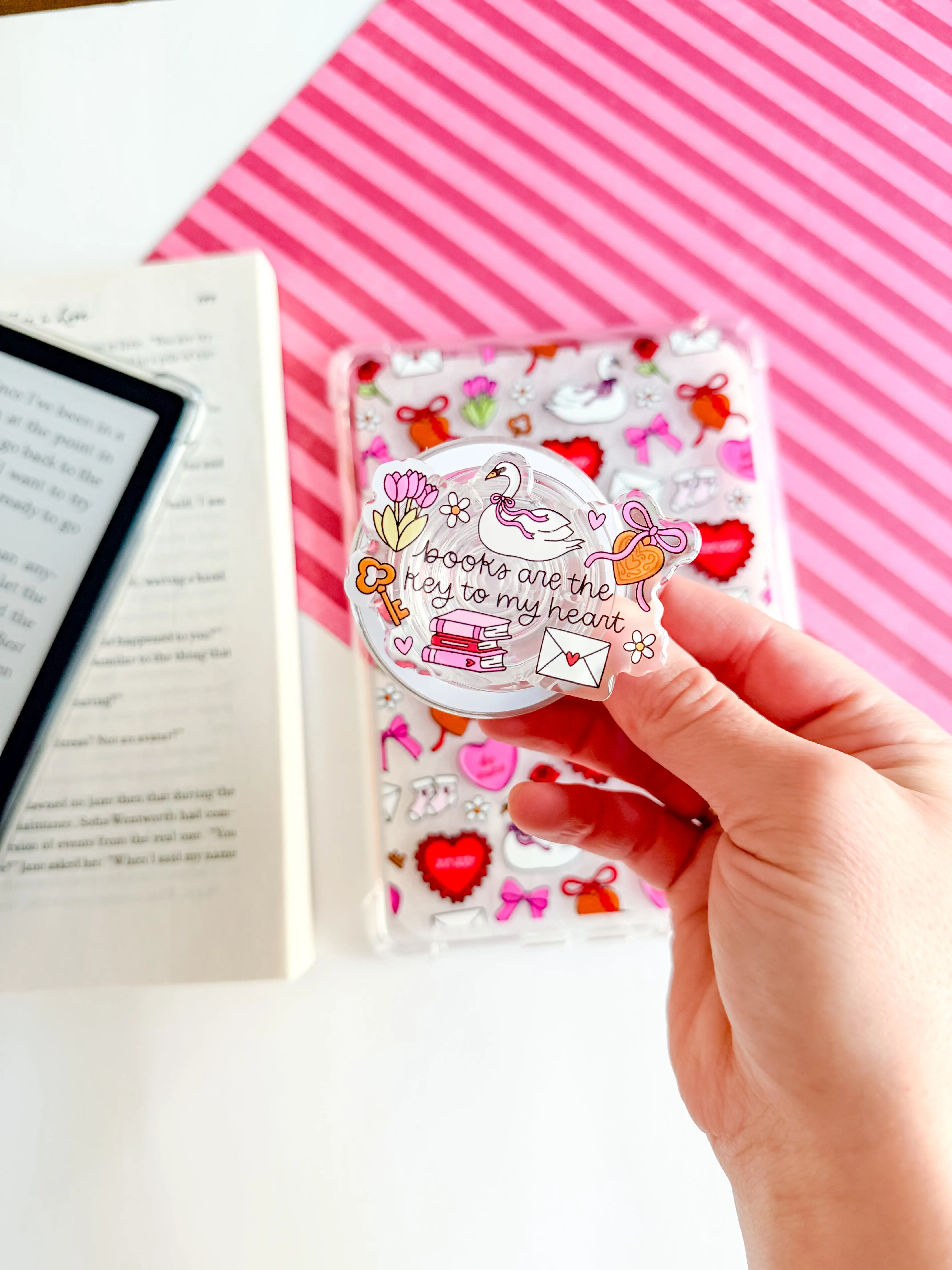 Books are the Key to my Heart MagSafe Phone & E-Reader Grip – Bookish Accessory