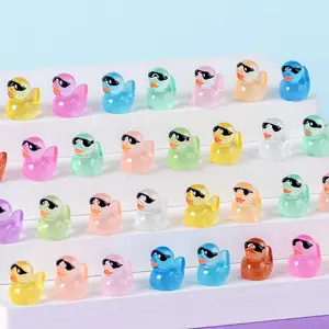 Mini Random Color Resin Duck, 20pcs Cute Glow in The Dark Tiny Duck, Luminous Miniature Duck Micro Landscape Gardening Figurines, Potted Flower Decorations for Party Favors, Cute Duck Design