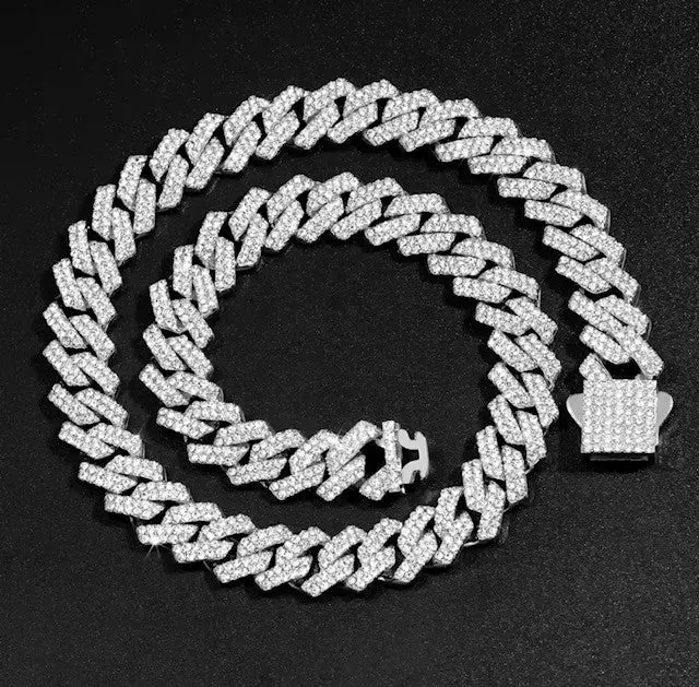 DRIPPY ICED CHAINS