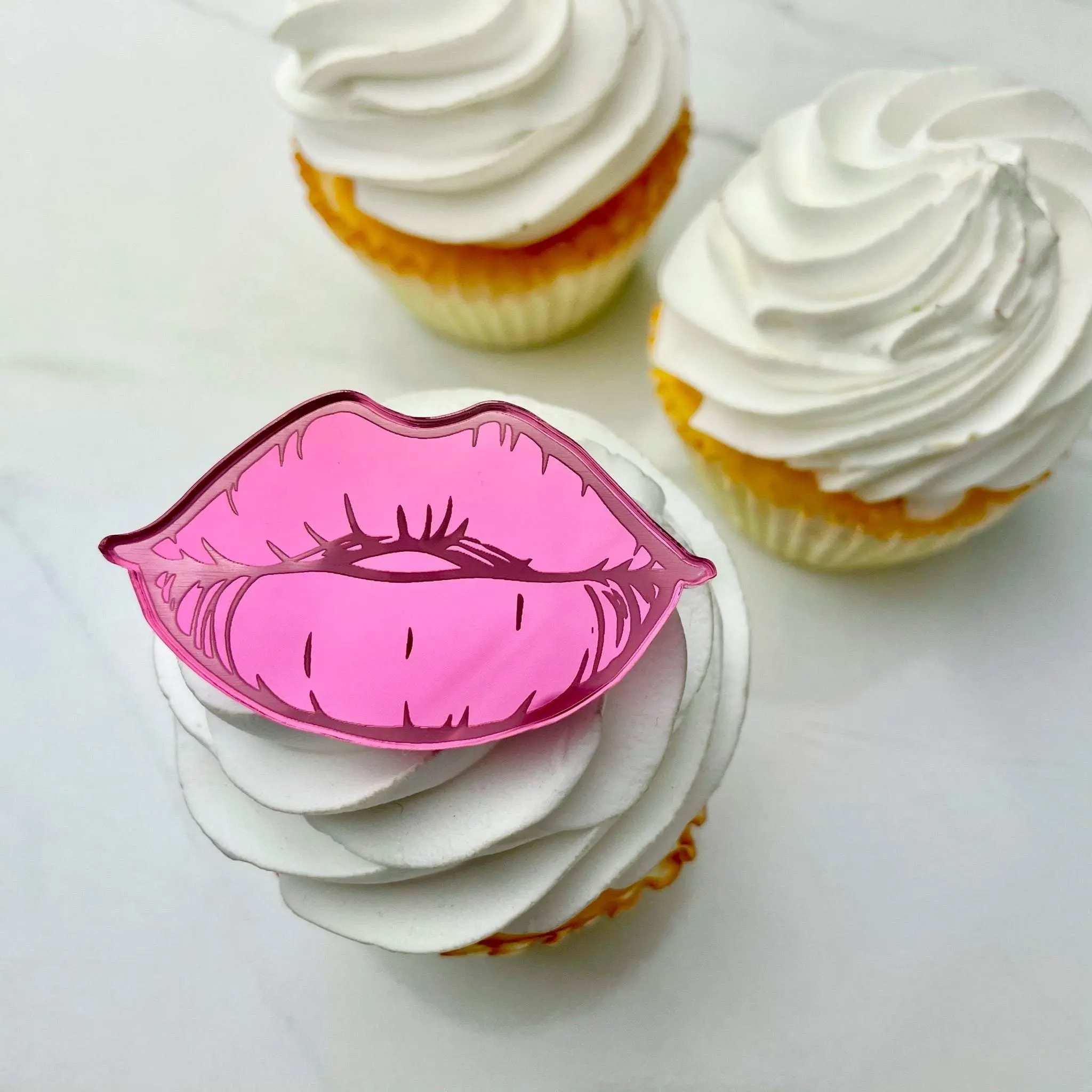 6 Lips Cupcake Toppers | Charms | Happy Valentines Day | Medallions| Cupcake Topper (Sets of 6)