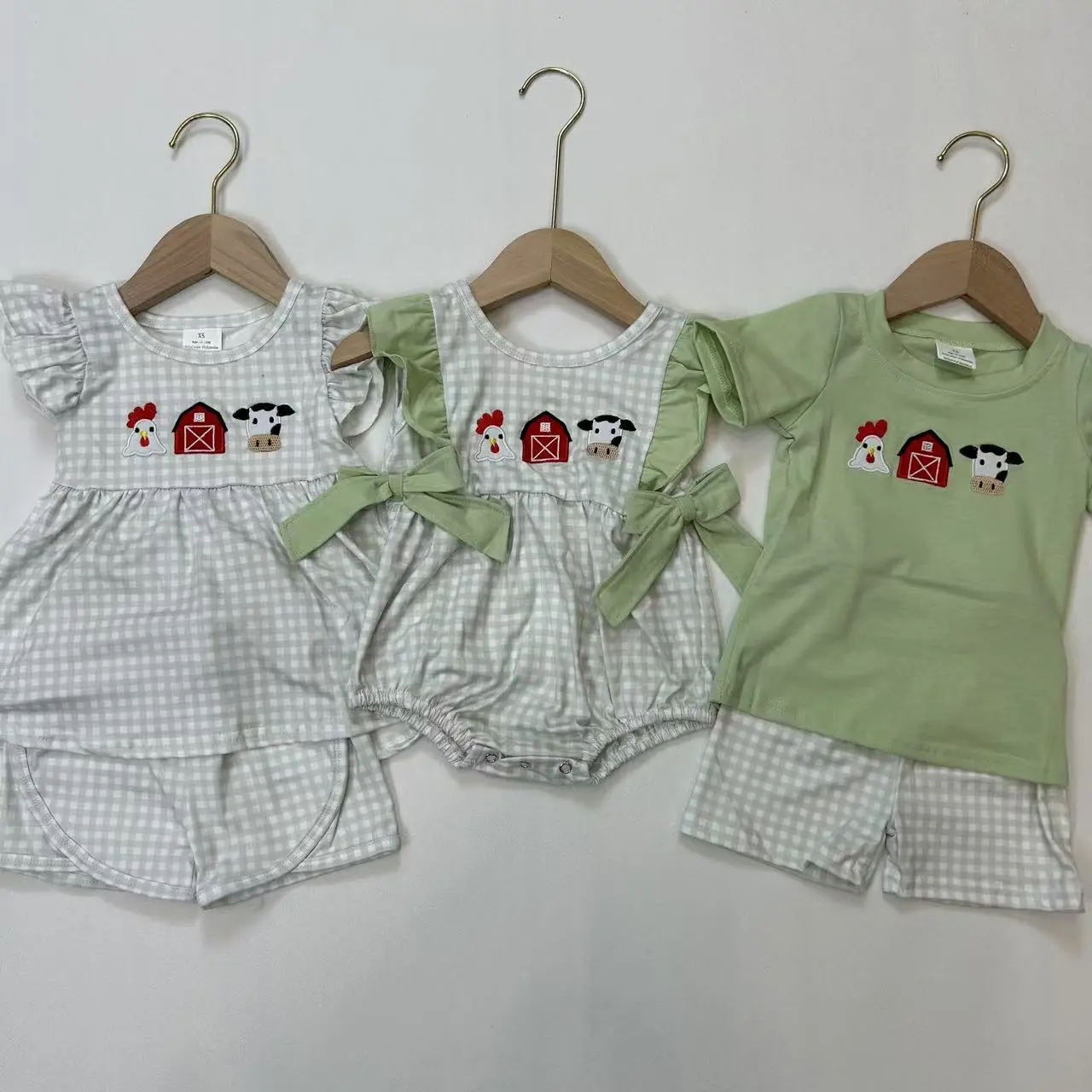 Boys' 2-Piece Green Animal Print Chicken Farm Matching Outfit Set, Short-Sleeve Toddler Clothes Kids Suit, 4-5 Years Themed Ensemble, Outfits Set