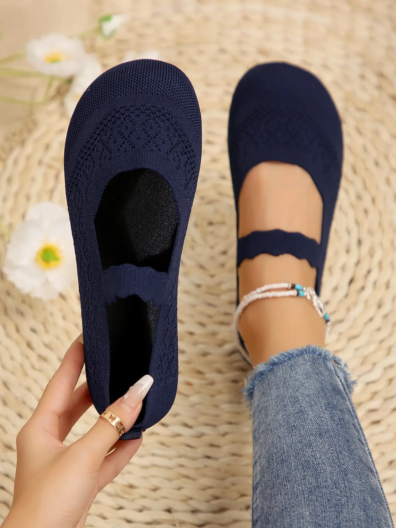 Women's All-Season Knitted Mary Jane Flats, Casual Flat Shoes, One-Piece Round Toe Shoes, Fabric Upper and Lining, Rubber Sole, Hand Wash Support, Easy Maintenance, Walking Shoes, Footwear