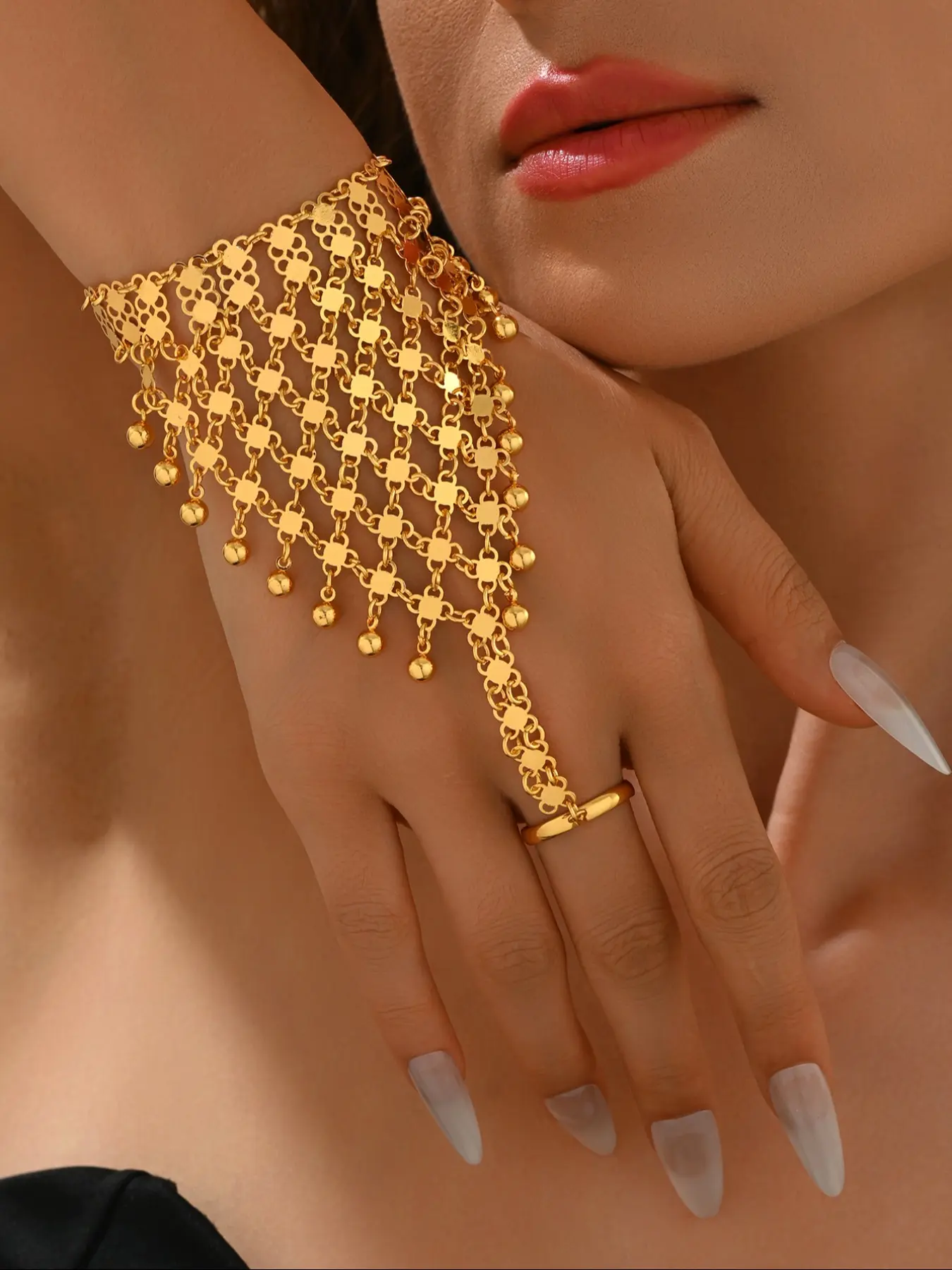 Vintage Arabic Middle Eastern Multi-Layered Tassel Finger Chain Bracelet, Perfect for Performance Stage Festival Daily Wear, Trendy Jewellery Accessories, Exquisite Trendy Bracelet, Fashionable Jewelry, Jewelry Bracelets