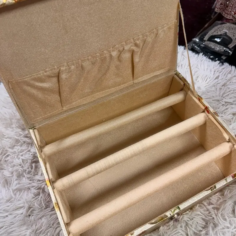 Hot Selling Bangle Storage Box 3 Roll Embroidery Organizer with Floral Design Soft Interior for Jewelry Lovers