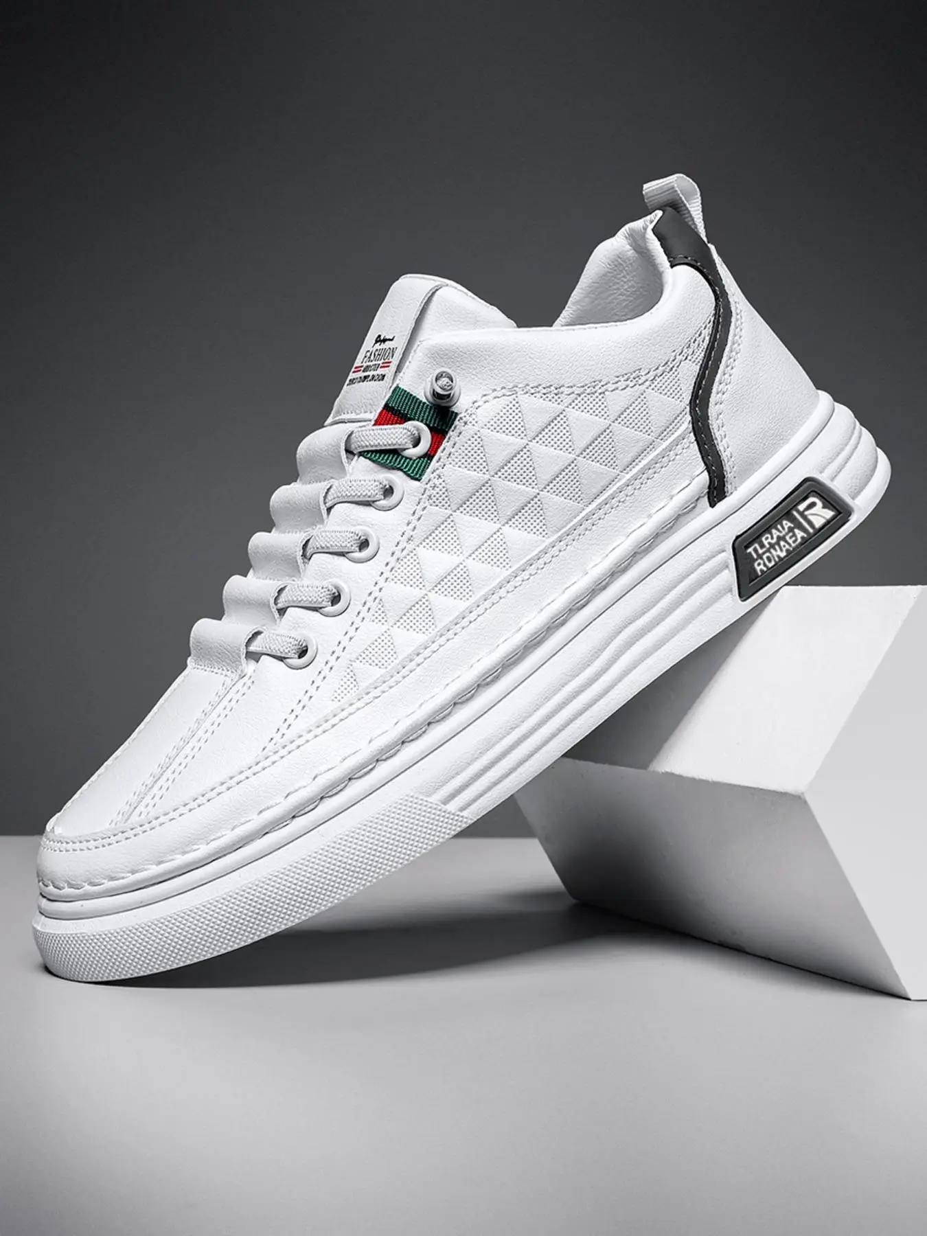 Men's Casual Low Top Lace Up Skate Sneakers As Gift, Fall 2025 New Trendy Fashionable Pu Leather Comfortable Sports Shoes, Male Round Toe Trainers F