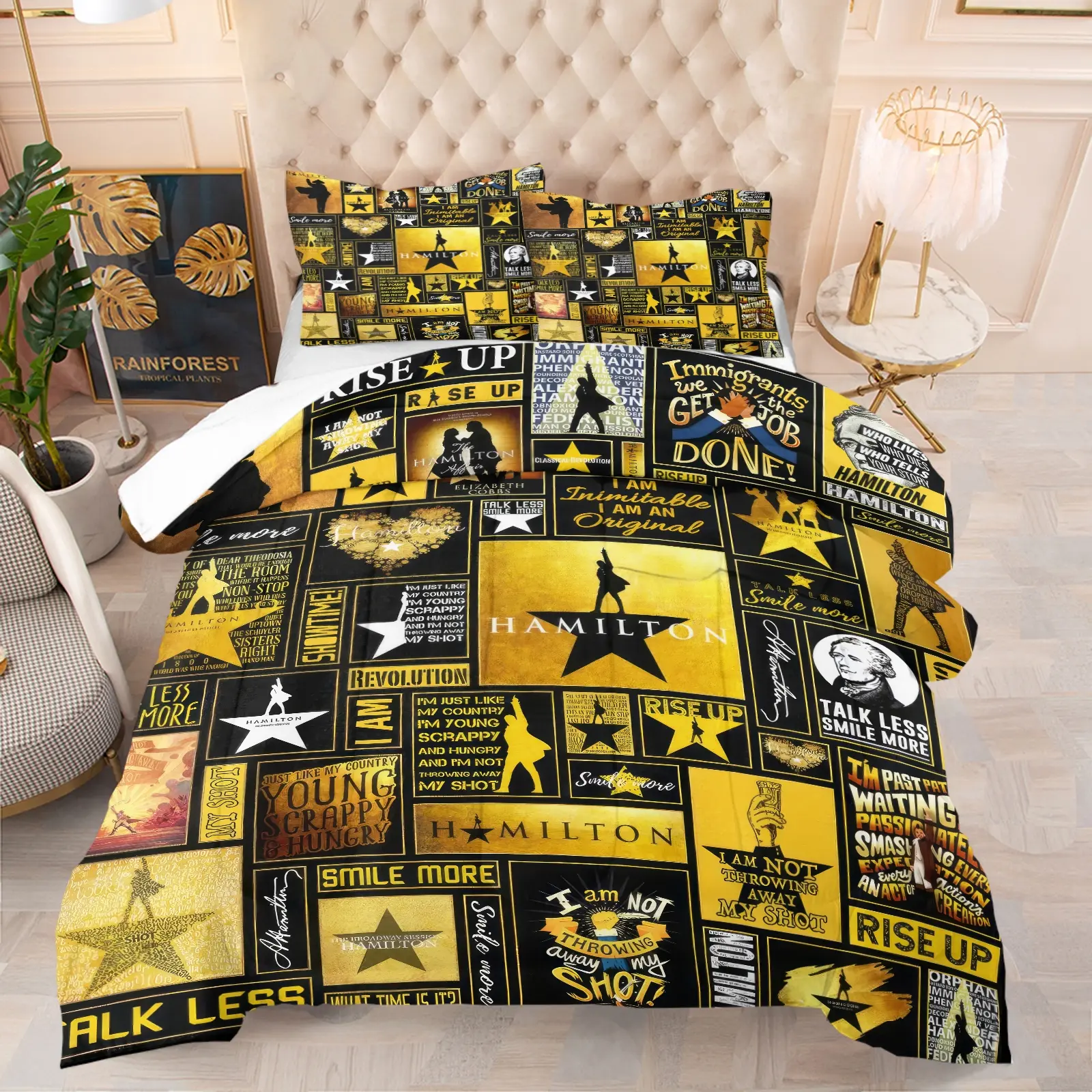 This quilted comforter and 1/2 pillowcase (excluding filling), Decorative Bed Sets, feature a Hamilton-themed print. It's skin-friendly and warm, creating an artistic bedroom atmosphere. Suitable for bedrooms, dormitories, hotels, and other settings.