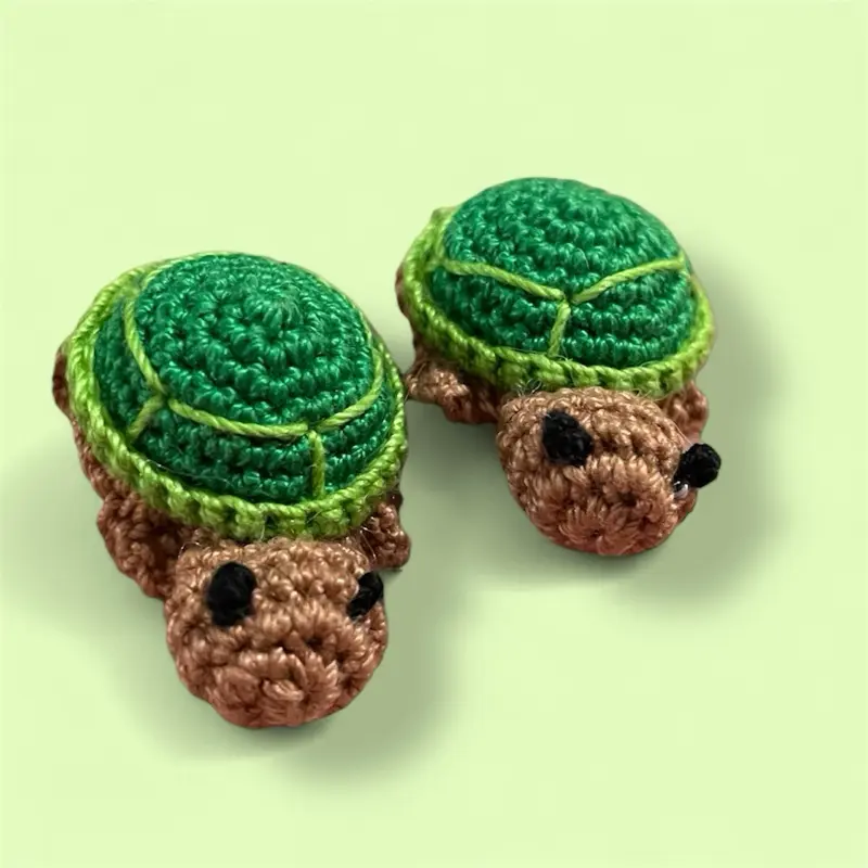 Itty Bitty Turtle Keychain - Adorable Crochet Design for Bags & Accessories