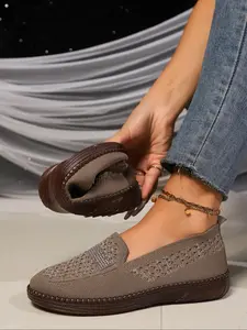 Women's lightweight laceless flat shoes, breathable knitted upper is comfortable, wearing a day without tired feet, suitable for all-day commuting, rubber sole round-toe flats, suitable for daily leisure and outdoor walking, Slip on shoes