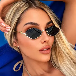 Retro Quadrilateral Polycarbonate Women's Metal Eyeglass Frames - European-American Street Style, Hip-Hop Personalized Eyewear, Polycarbonate Women's Frames