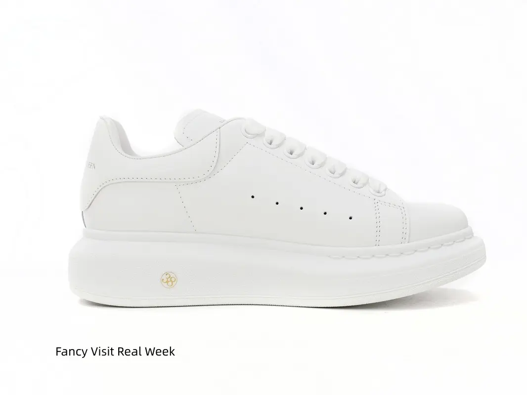 Solid All White Soft Cow Leather Classic Platform Sneakers, Height Increase Non-Slip Textured Thick Sole Minimalist Fashion Casual Walking Trainers, Unisex Elegant Daily Streetwear Sneakers For Commute Outdoor Walking