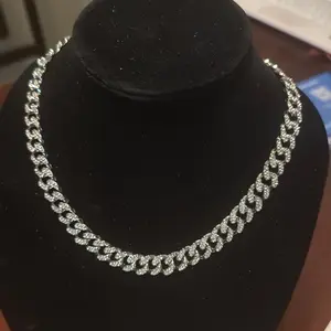 Icy Silver-Tone Curb Chain Necklace for Men/Women - Elegant and Versatile Jewelry Piece