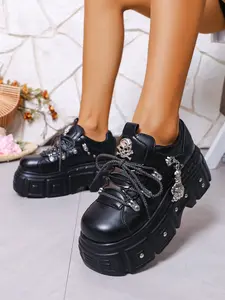 Gothic Thick Sole Platform Shoes for Women, Height Boosting Slimming Y2K Style, Skull Decoration Versatile Small Leather Shoes, Fashion Trendy Comfortable