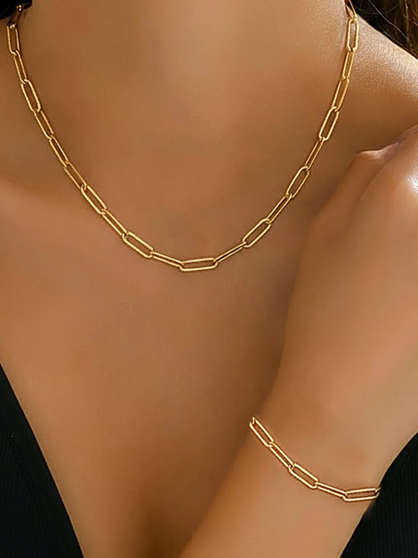 2PC Stainless Steel 18K Gold-Plated Paperclip Necklace and Bracelet Set - Unisex - Fashionable Inclusive Minimalist Design Versatile Accessories - Perfect for All Season Wear, Everyday Wear and Holiday Parties Jewelry Sets
