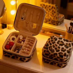 Portable Jewelry Box Organizer, Small Storage Case for Earrings Necklaces Rings, Elegant Design, All Seasons Use, Plain Pattern, Home Jewelry Organizer