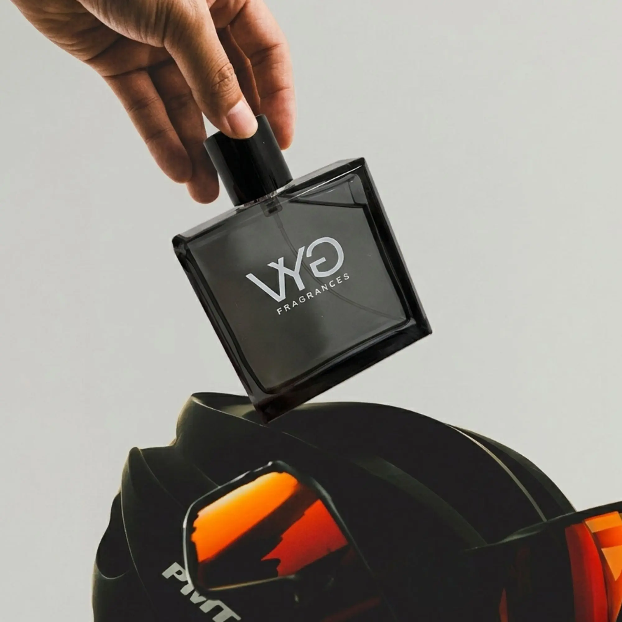 VYG Cologne Spray For Men 3.4 Fl oz, Men's Pheromone Perfume - Citrus & Woody Amber Cologne Spray, An Explosion of Fresh Citrus, Spicy Pepper and Dark Woods, Multi-Layered Signature Men's Fragrance, Sexy Date-Night Scent,Gift for him,Father's Day gift