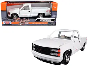 Motormax 1:24 1992 Chevy 454 SS Pickup White Diecast Model Car