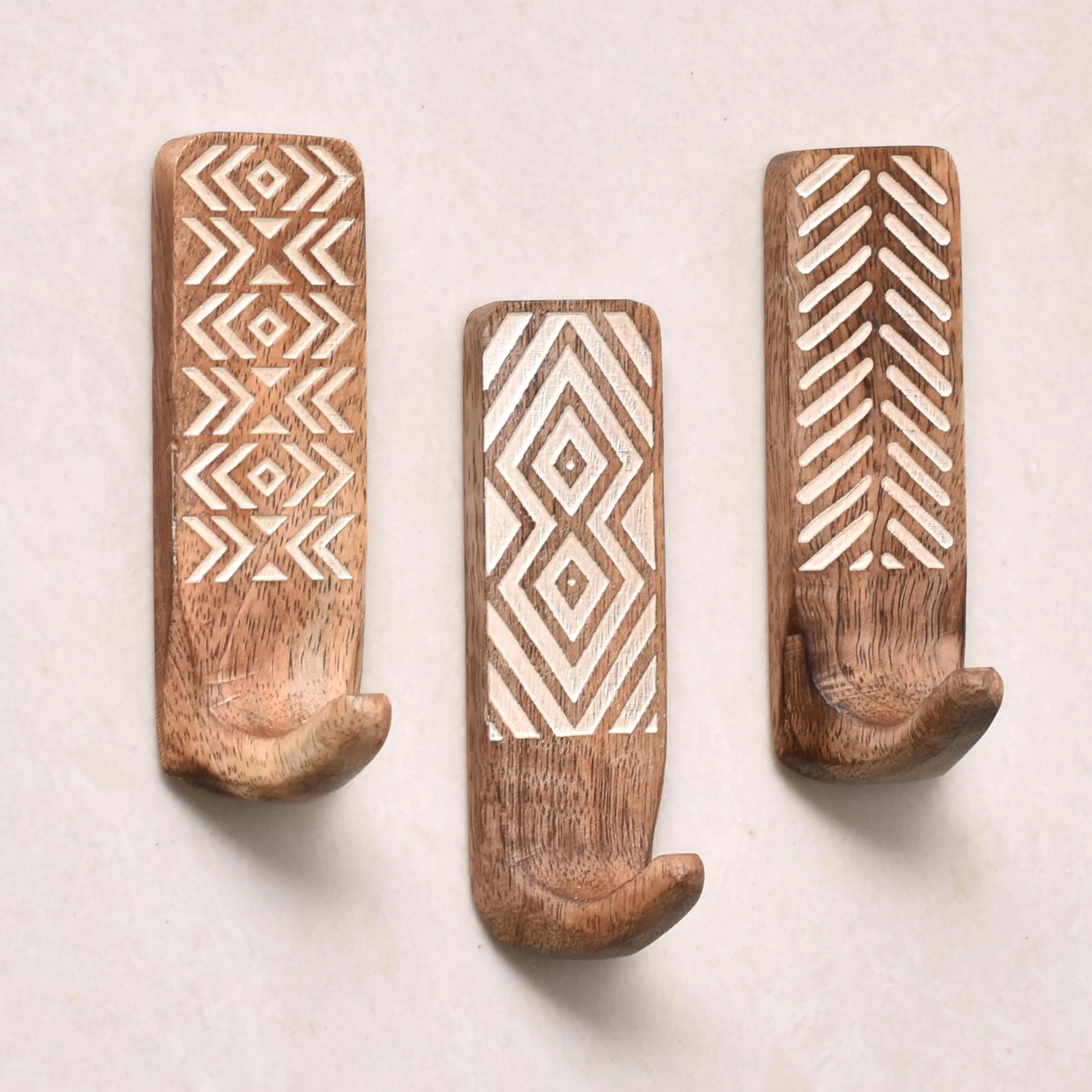 Boho Wooden Key Hanger Wall Mount Organiser (3-Pack Handmade Set) - Adhesive Backed Hooks & Rails, No-Damage, 10cm H x 3cm W, 0 - 5 Kg/10 lb Strong Hold, Brown & White, Easy Installation for Bathroom