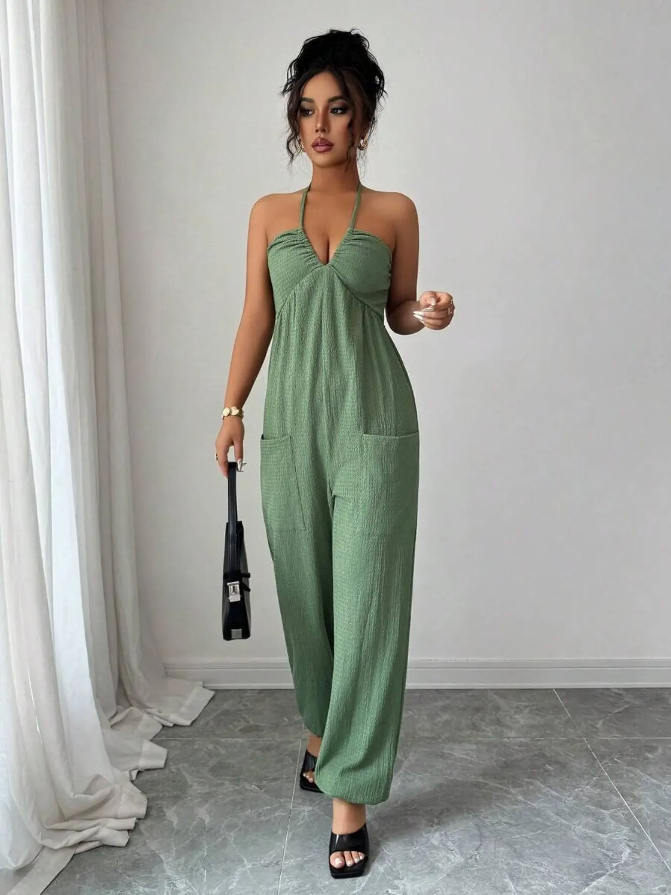 Women's Summer Halter Neck One-Piece Dress, Sleeveless Design, Pocket Detail, Lightweight & Breathable Fabric, Perfect for Warm Weather, Beach Resort Wear, Womenswear
