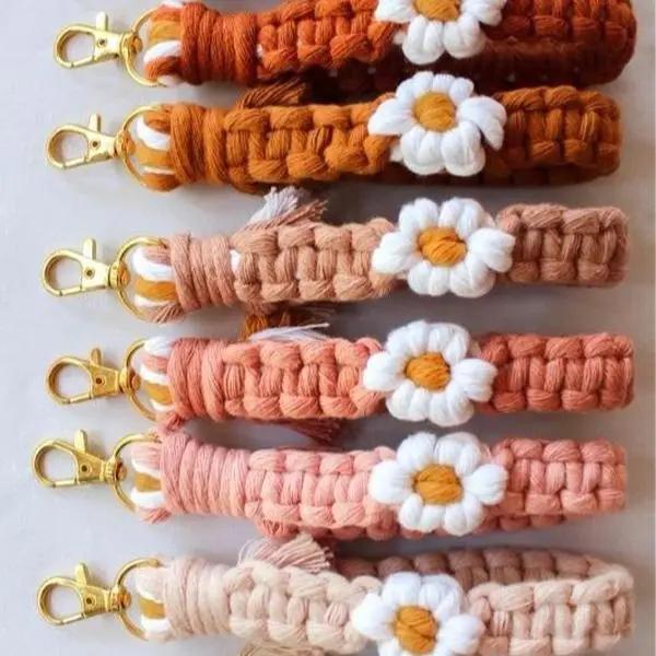 Mini Daisy Macrame Wristlet | Boho Flower Macrame Wristlet | Keychain | Keys | Purse | Wallet | Clutch Accessory | Christmas Gift Ideas