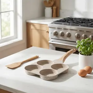 Non-Stick Aluminium 4-Hole Handled Frying Pan, Heart-Shaped Multi-Functional Egg Pan Without Lid, Ideal for Breakfast Pancakes and Hamburgers