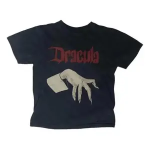 90s Dracula Babe Tee, Vintage Y2K Gothic Baby Tee, Cute Retro , Trending TikTok Aesthetic Outfit.