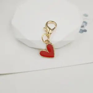 1pc Red Heart Shaped Pendant Keychain, Golden Alloy Charm for Women, Romantic Valentine‘s Day Thank You Gift for Mom Girlfriend Teacher