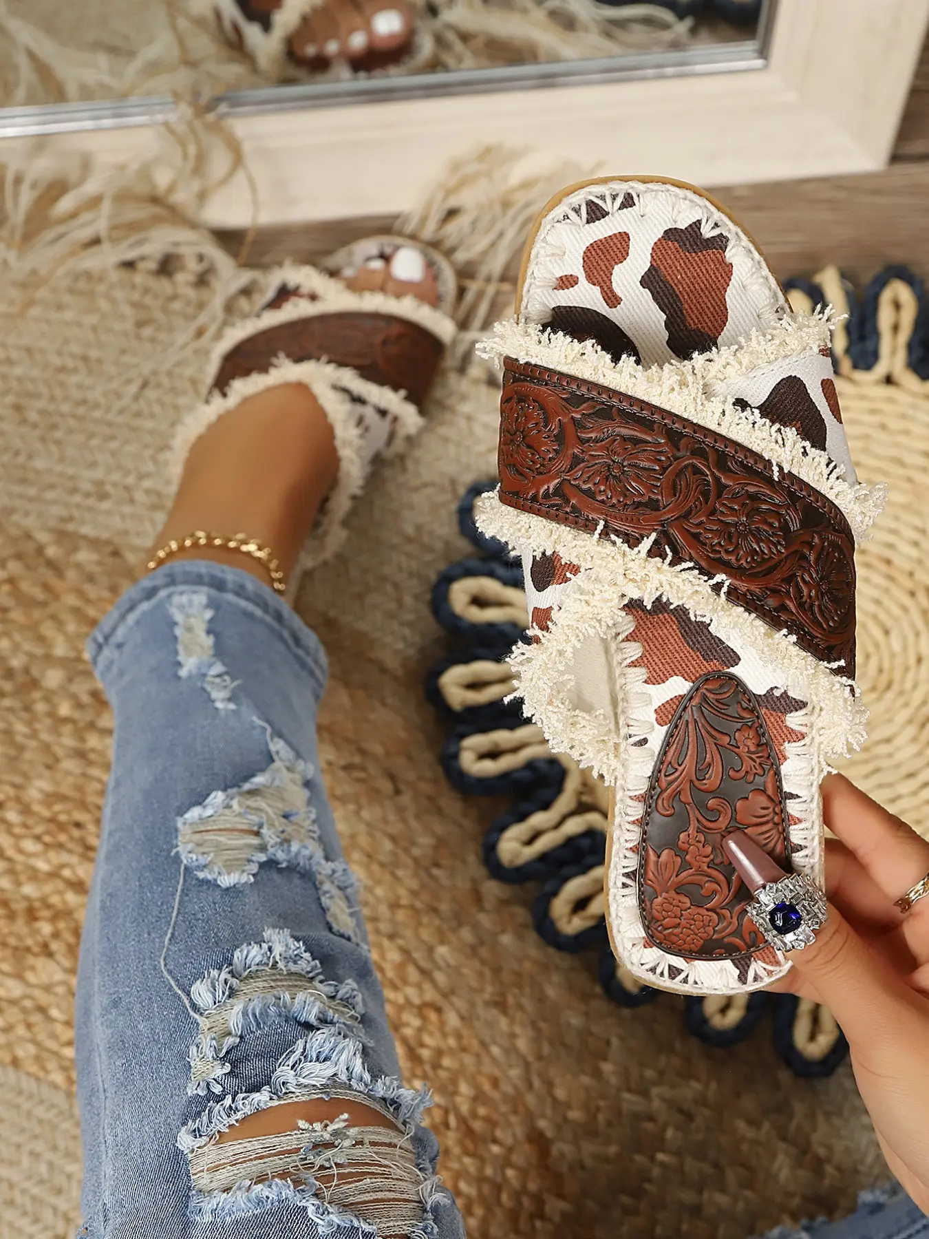 Women's Vintage Floral Sandals, Western Style Cow Print Fuzzy Edge Comfortable Flat Slippers, Casual Beach Shoes