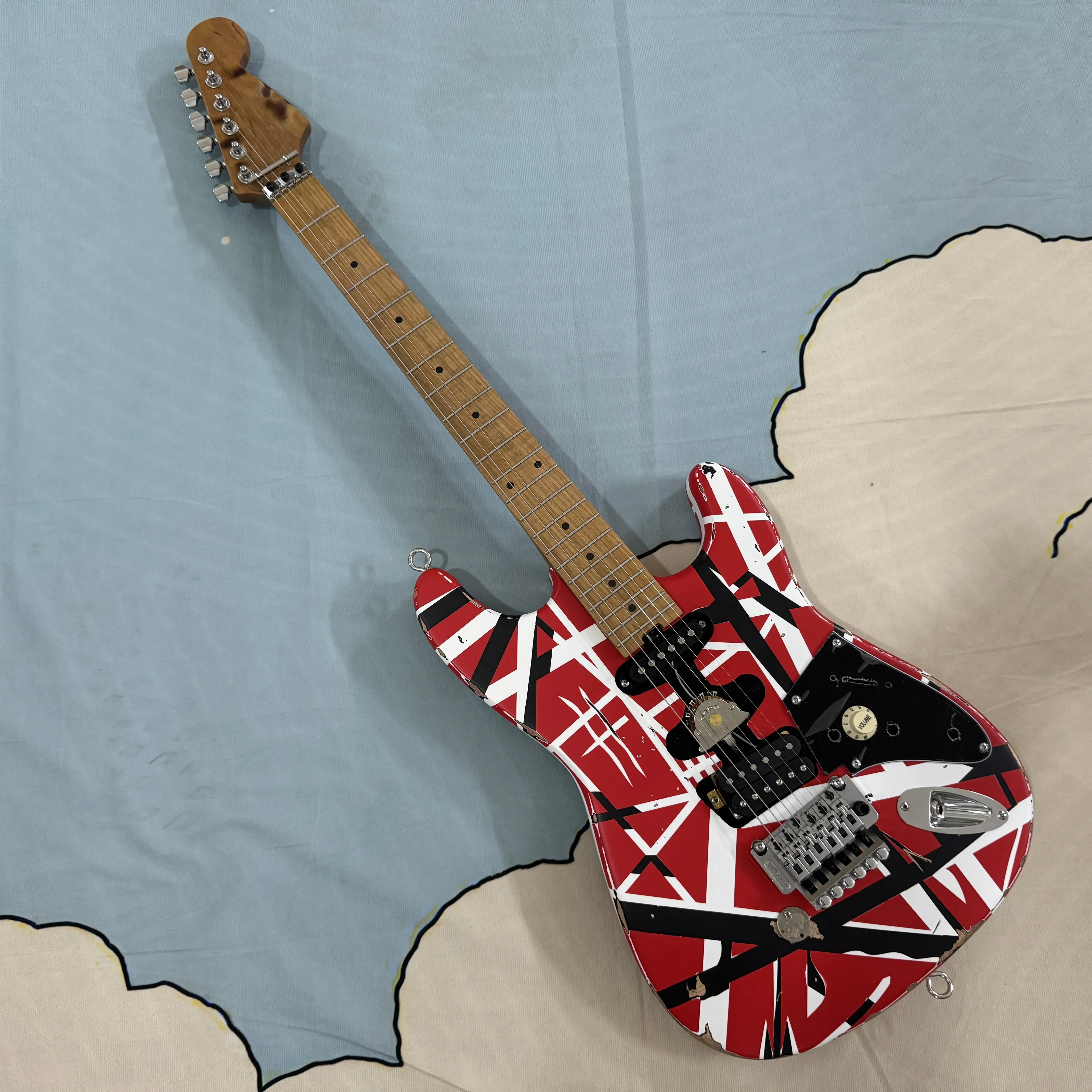 Red Stripes Pattern ST Style Guitar Vintage Worn Texture Maple Fingerboard