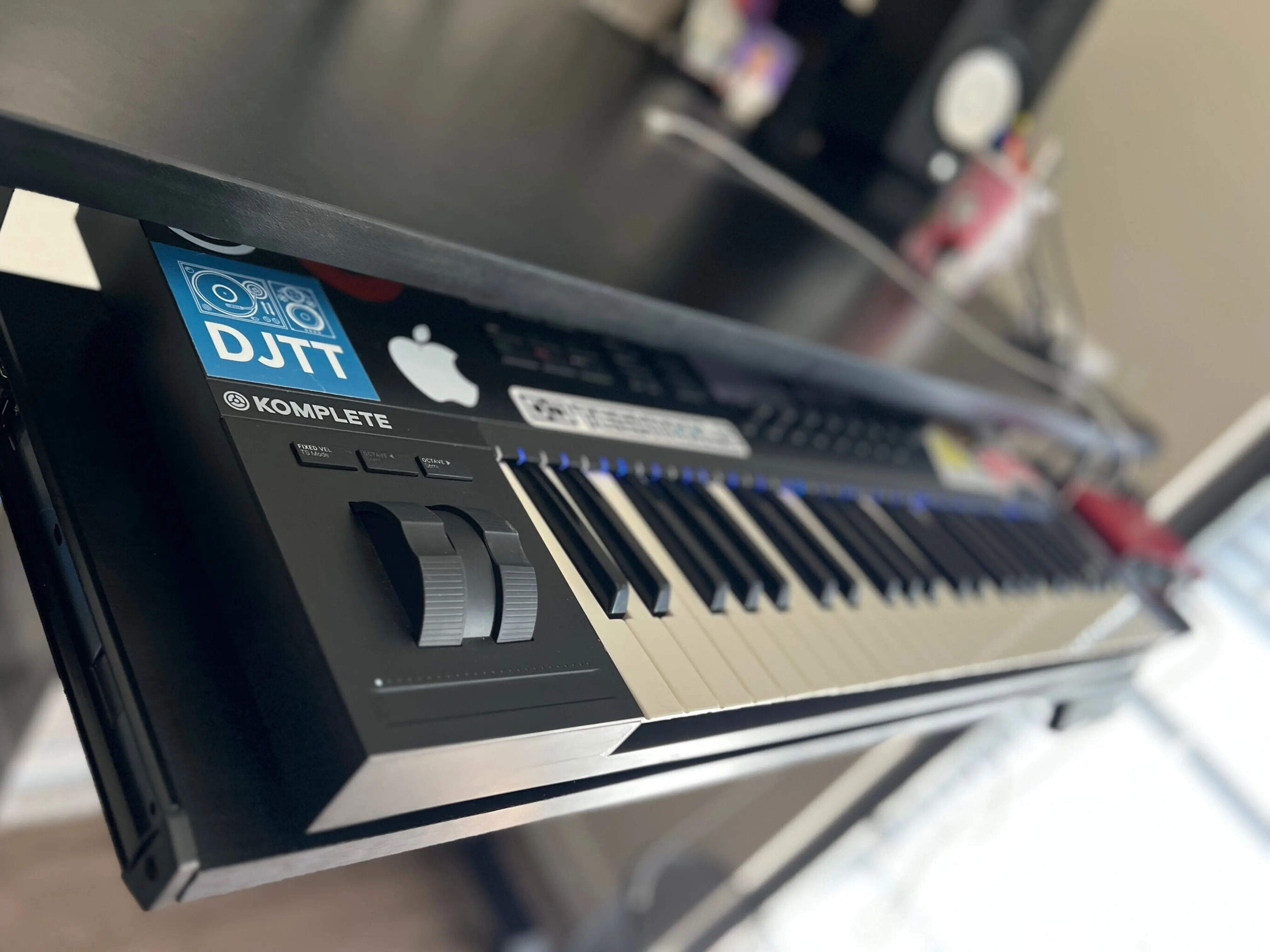 Screw-Mounted Under Desk MIDI Keyboard Tray – Heavy Duty, Adjustable, Extra Large for Studio Desk, Synths, Pianos & Music Producers
