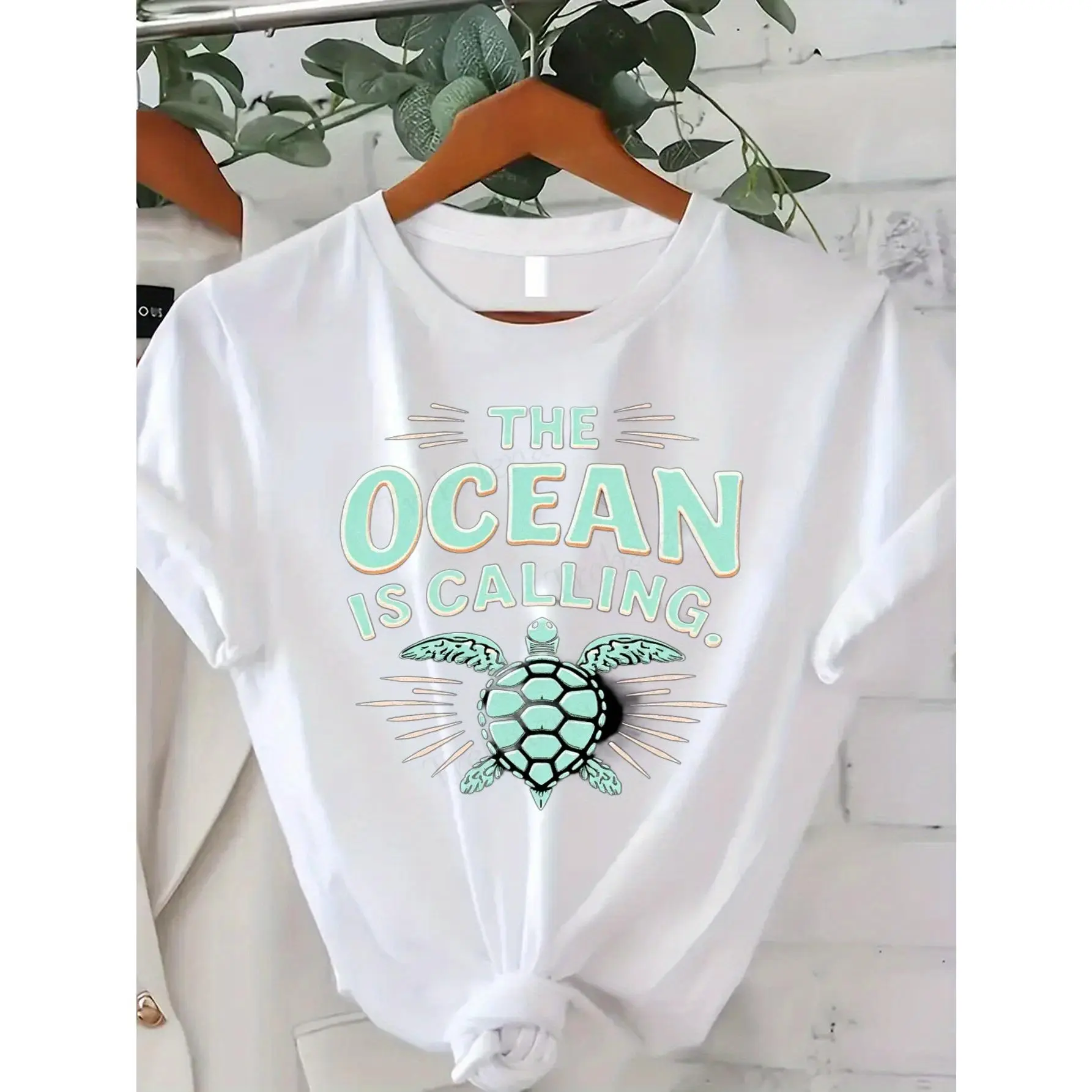 Women's Oversized Short-Sleeve Round Neck Graphic T-Shirt - Hawaiian Beachwear Lady Top, Turquoise Sea Turtle & Ocean Wave Print, Women's Clothes for Hawaii Vacation & Casual Attire
