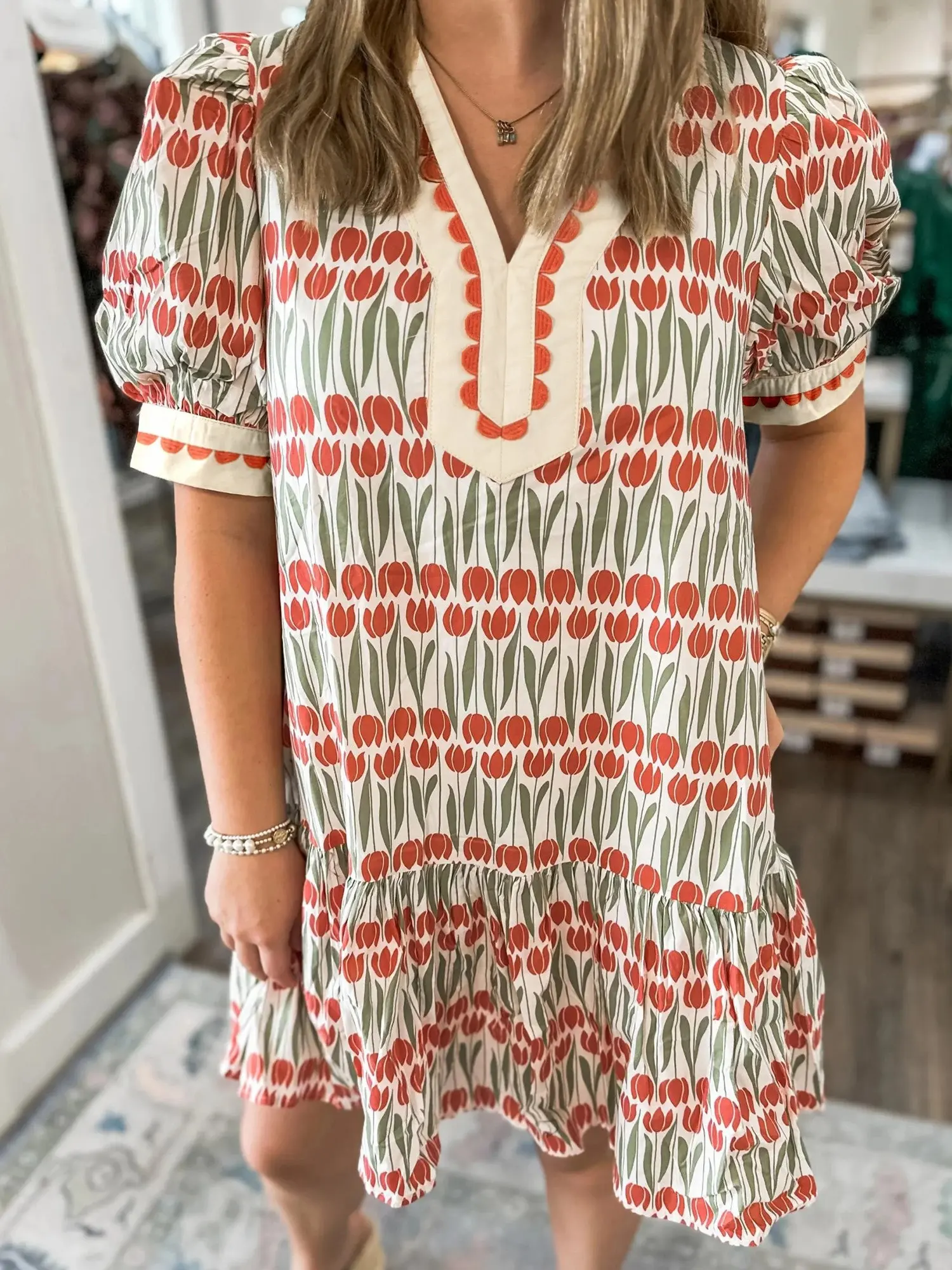 Women's Red Tulip Print V-Neck Puff Sleeve Tiered Dress with Scalloped Trim Details