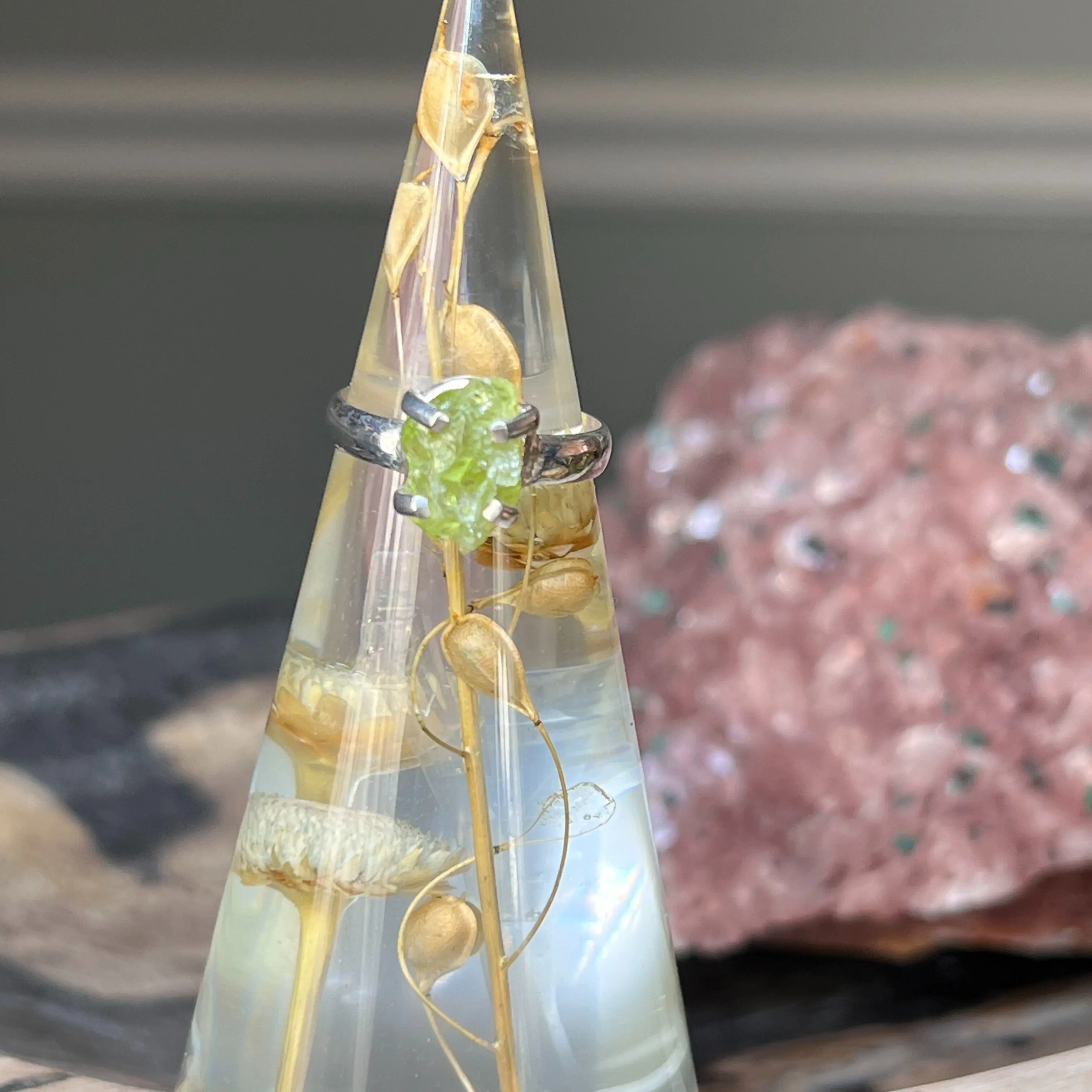 Arizona Peridot size 8