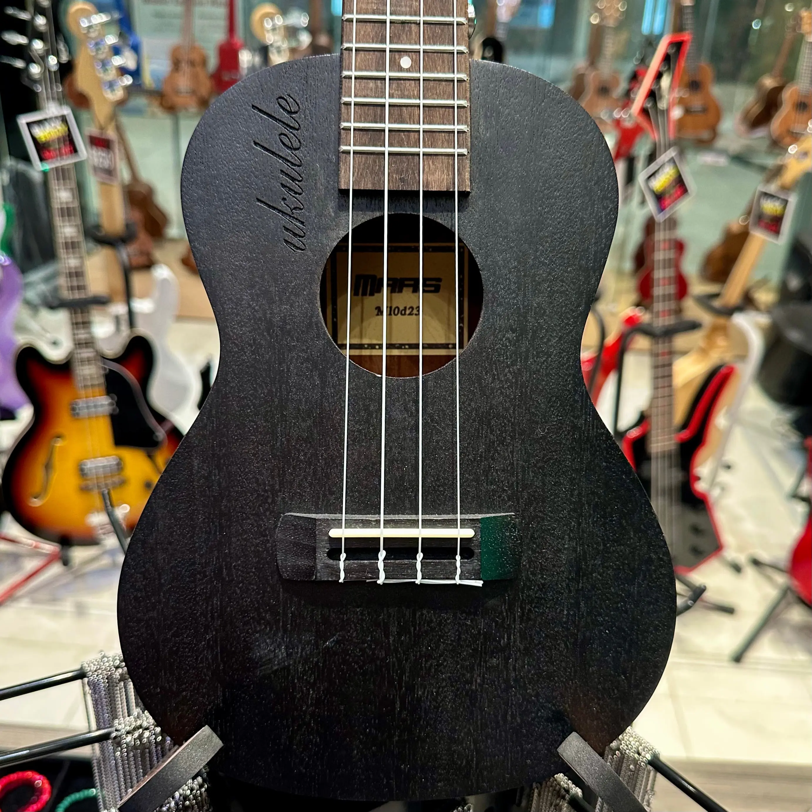 Mars m10ah23: 23” Concert Ukulele - Black