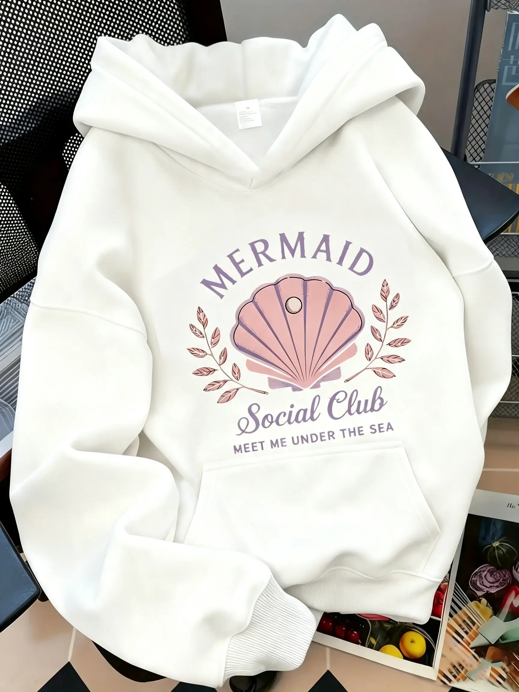 Mermaid Hooded Sweatshirt for Women, Ocean-Themed Loose Fit Top, Autumn/Winter Casual Trendy Classic, Printed Hooded Sweatshirt, Vintage Eye-Catching, Easily Creates a Stylish and Look for Daily Outings and Casual Commutes