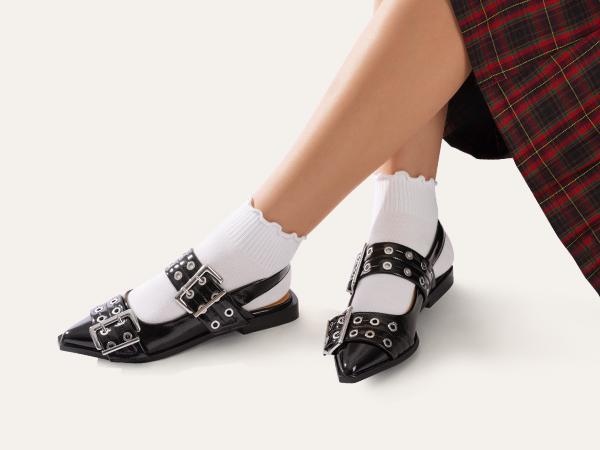 DREAM PAIRS Pointed-toe Buckle Slingback Flats