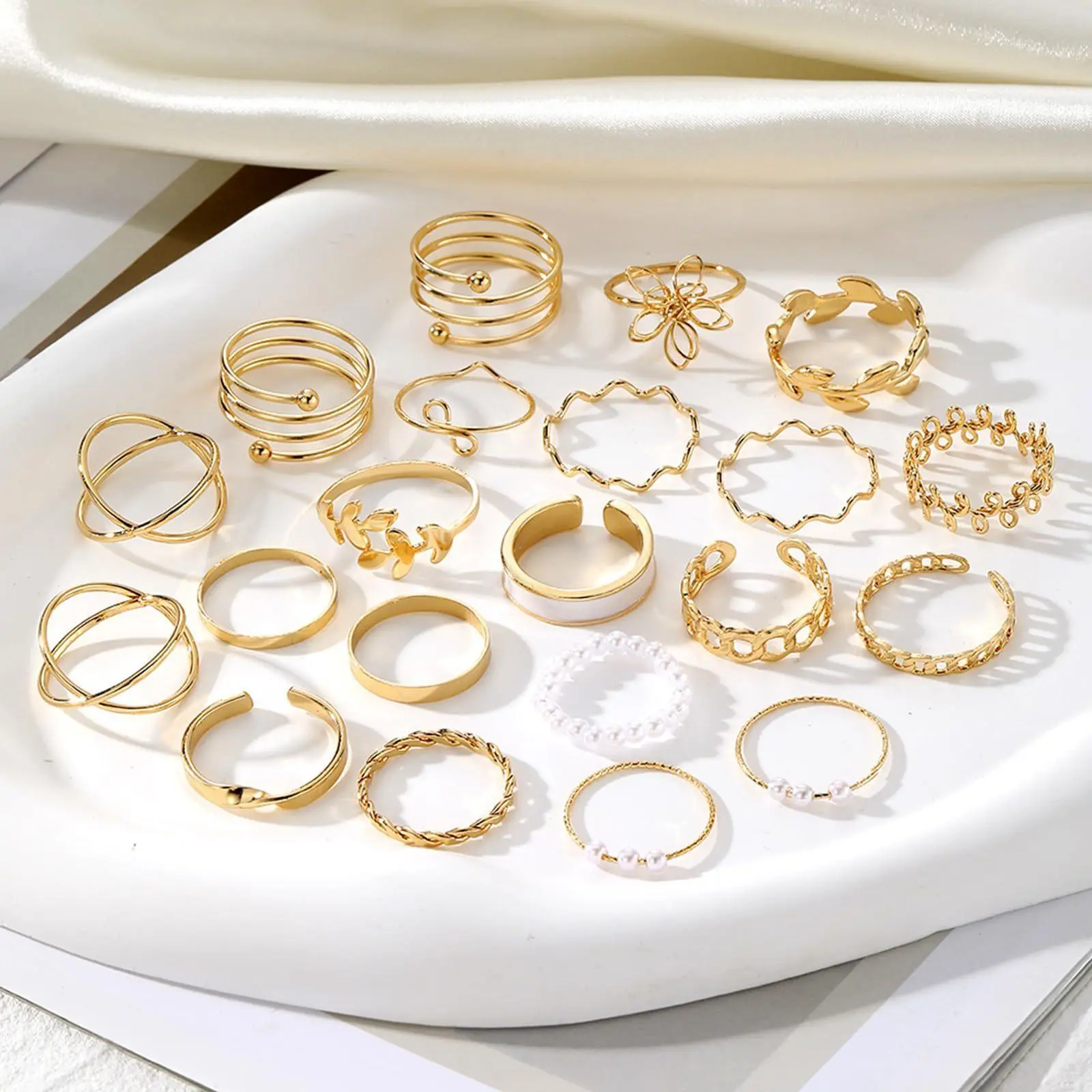 22Pcs Gold Statement Rings for Women, Boho Vintage Hollow & Twisted Designs, Stackable Knuckle Jewelry with Mixed Sizes, Statement Multi Ring, Stunning Ring Set