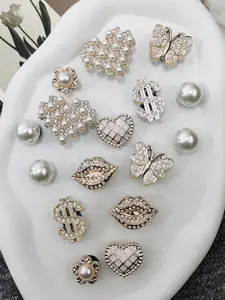 16PCS Rhinestone Lips Shoe Charms, Shoe Charms Set, Sparkling Butterfly Dollar Sign ABS Buckles Decorations DIY Bling Beads Pins Clog Accessories Fit Adults Sandals Hole Garden Shoes Slippers Xmas Halloween Birthday Party Gifts Footwear
