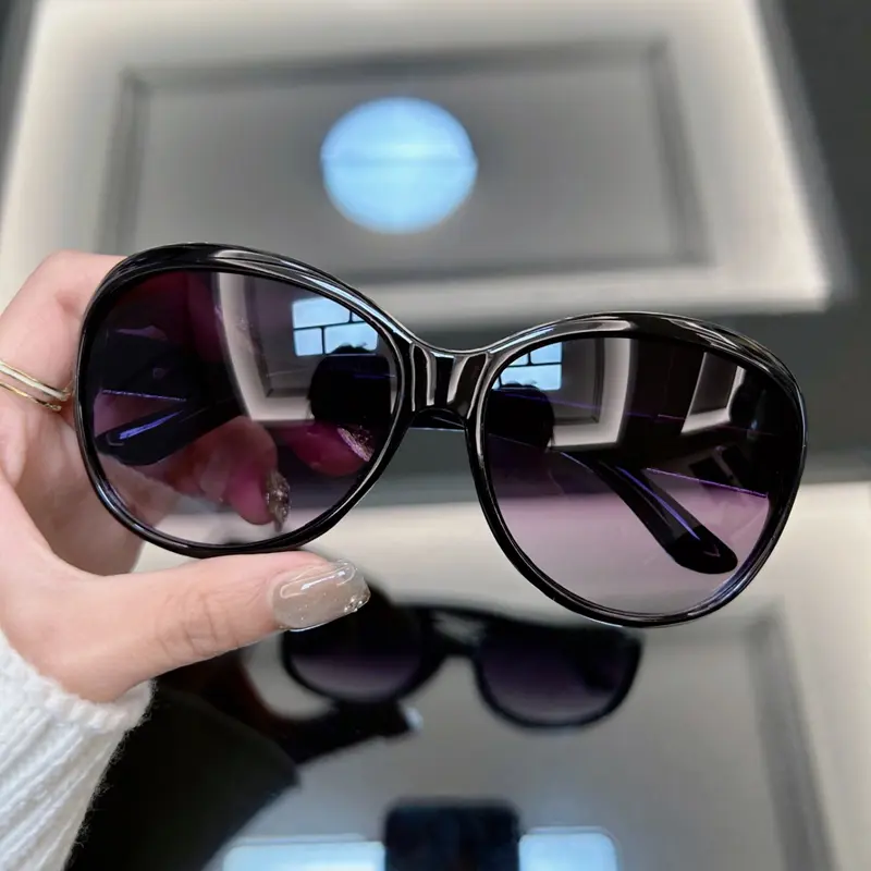 Women's Fashion Sunglasses, European Style Large Frame, Retro Personality Eyewear, Casual All-Seasons Accessory, Trendy Casual Sunglasses