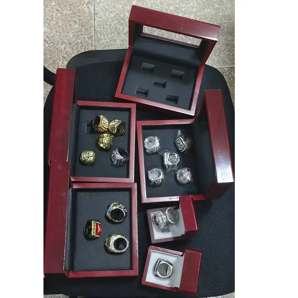 Customers can choose their own rings and box accessories, personalized rings, competition rings, and actual boxes