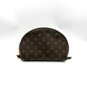 Pre-owned Louis Vuitton As shown Clutches & Wristlets HZ 2139 Monogram Trousse Demi Ronde clutch 26.03.12