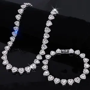 2 Piece Heart-Shaped, Heart Pattern, Elegant Jewelry Set (Necklace & Bracelet ),Iced Out Cuban Chains, Perfect for Weddings, Bridal Wear, Parties,Date Nights & Valentine's Day Gifting