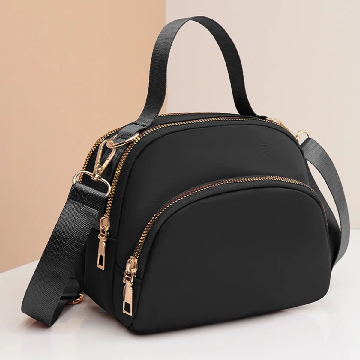 Solid-color fashionable quilted crossbody bag, nylon backpack, suitable for outdoor activities, portable, women's casual bag and handbag, a lightweight model essential for shopping, traveling and fitness.