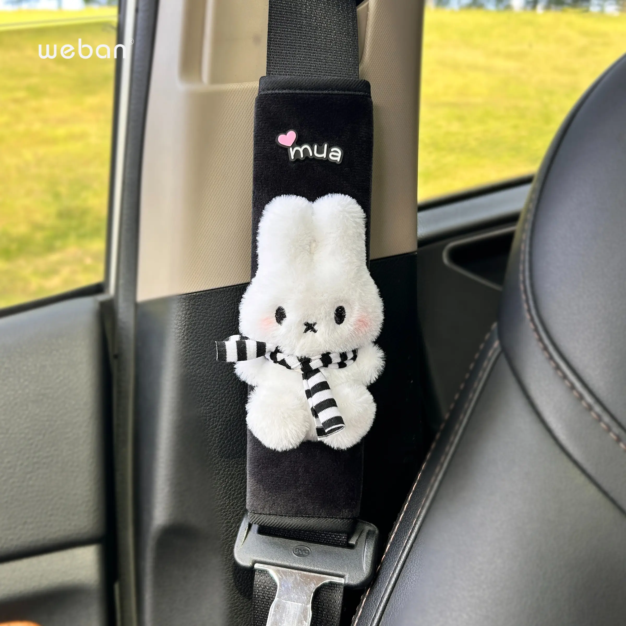 Style Scarf Rabbit Seatbelt Shoulder Protector, Soft Adorable Plush Toy Car Safety Belt Cover, Comfortable and Stylish, Car Decoration, Interior Accessories for Car, Car Interior Accessory, Car Accessories Cute