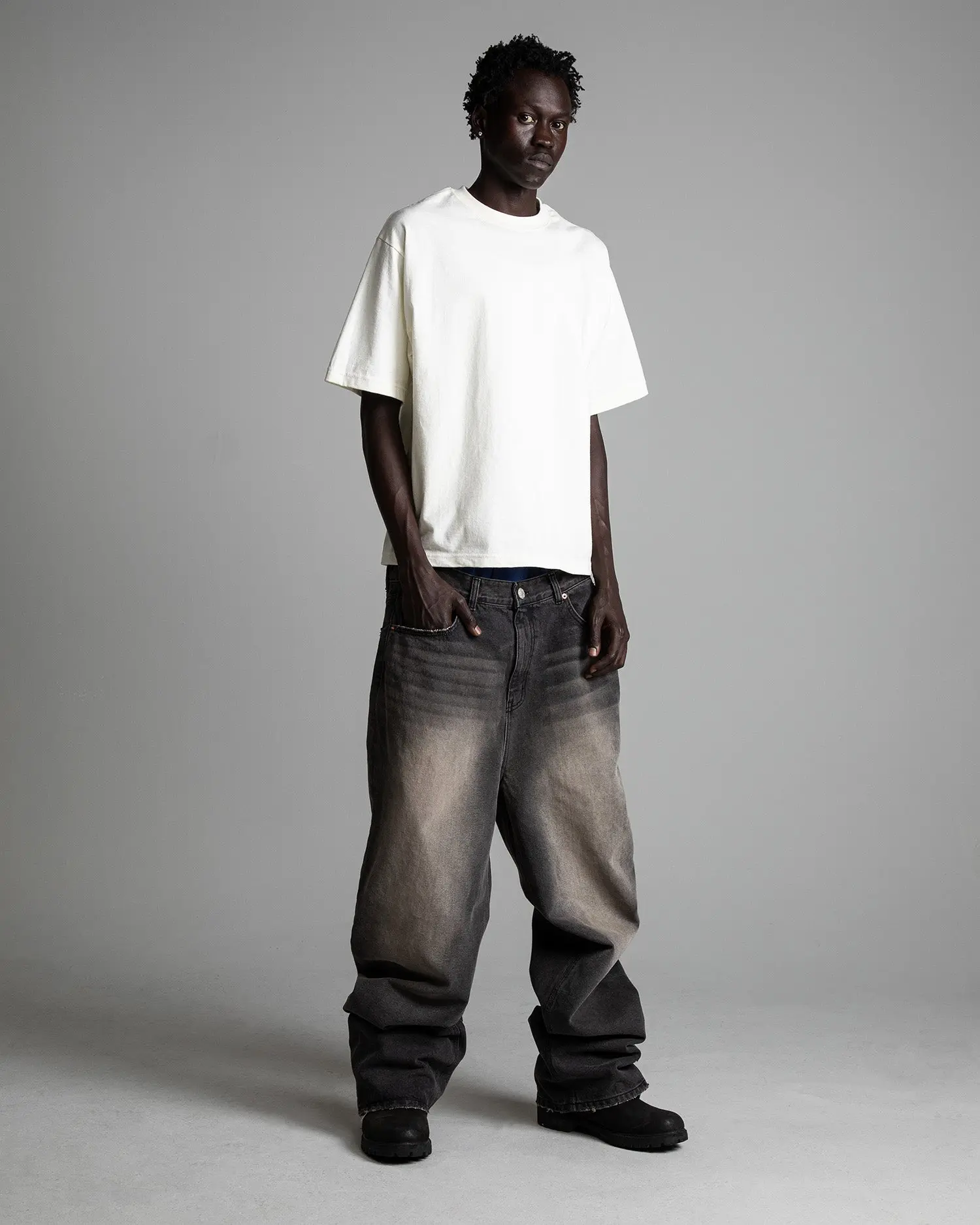 7.5oz Max Heavyweight Cropped Tee 7.5oz Max Heavyweight Cropped Tee