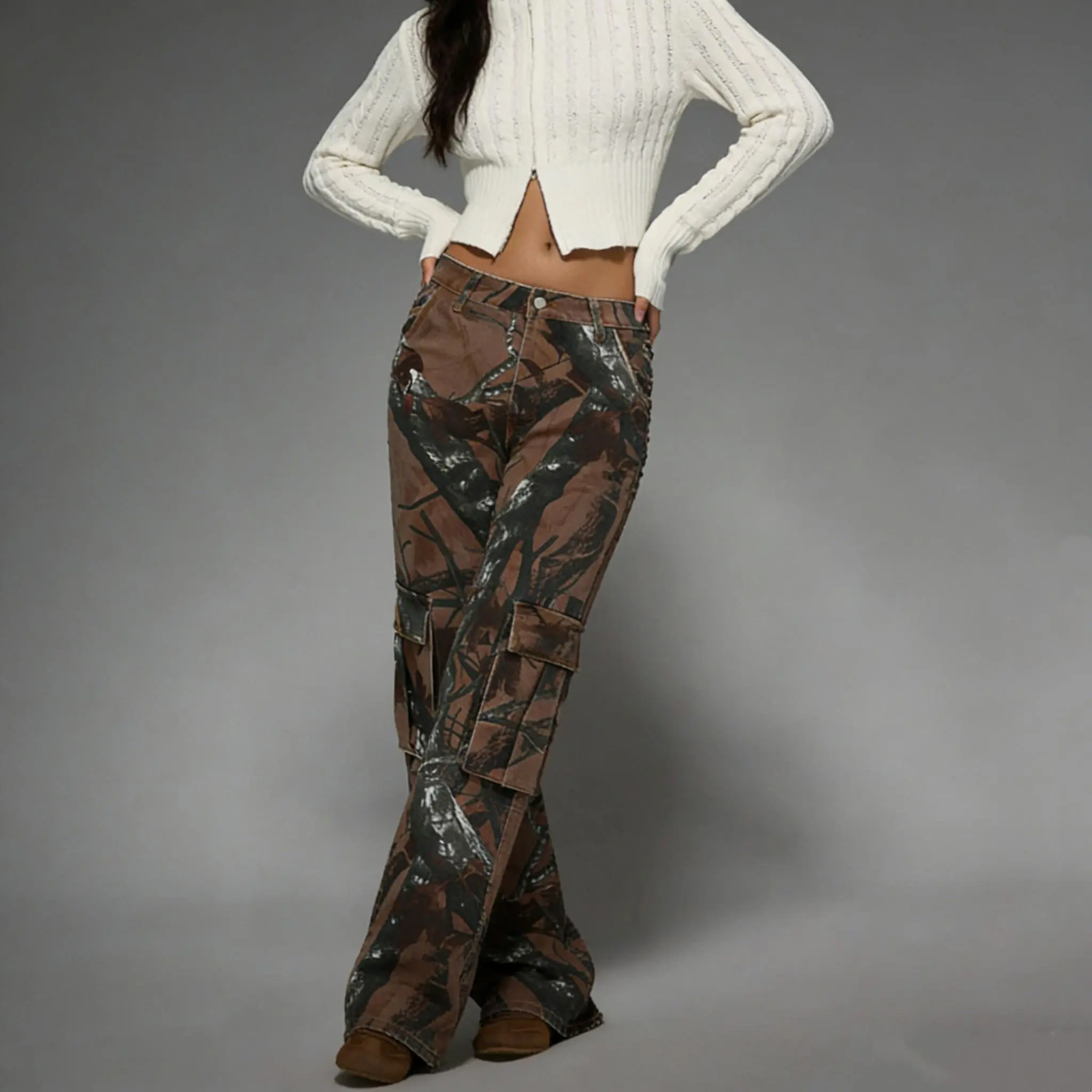 Womenswear Printed Maxi Jeans: Leaf camouflage Cargo Design, Multi - Pockets Camo Knit Loose Sports vintage  jean