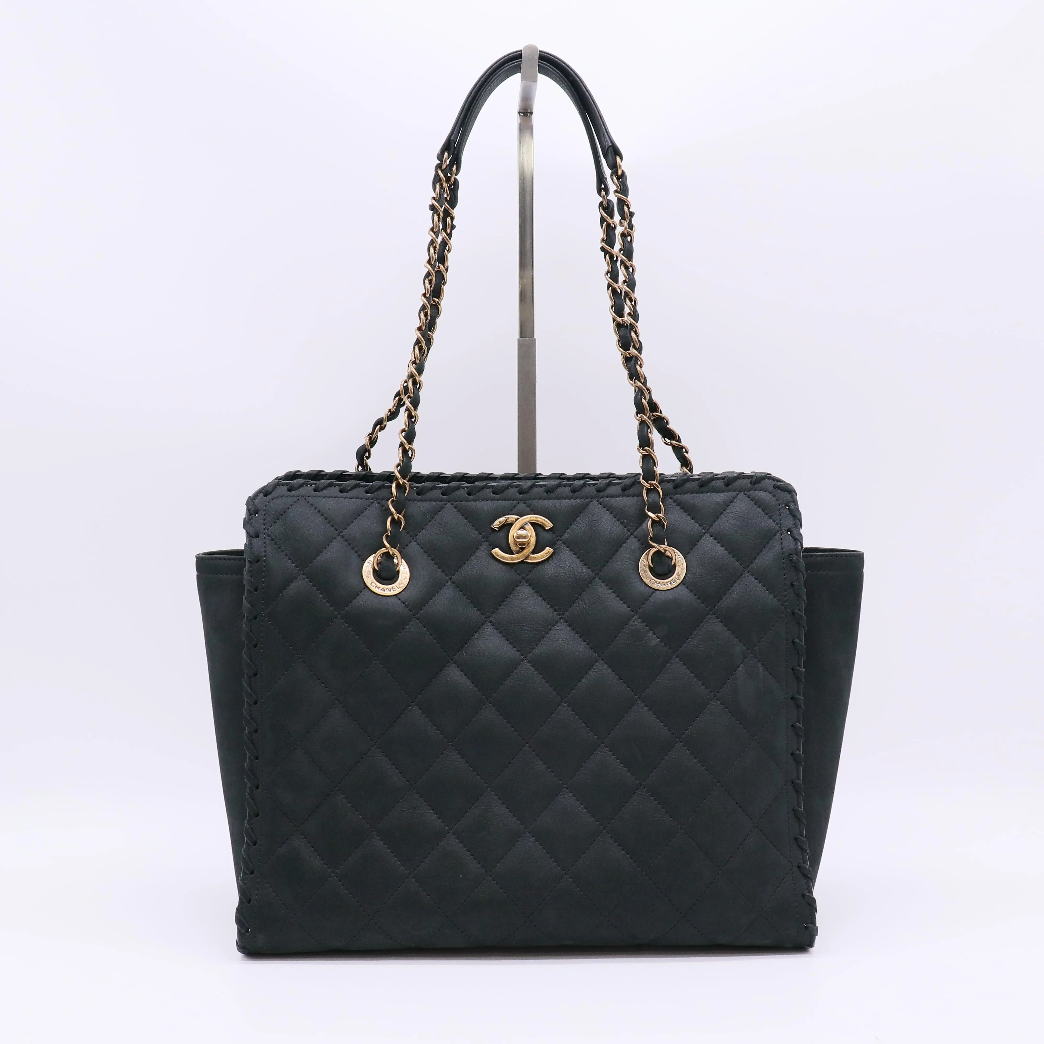 Pre-owned CHANEL Leather Tote Bags Whipstitch Tote Quilted Velvet Calfskin Medium B23165