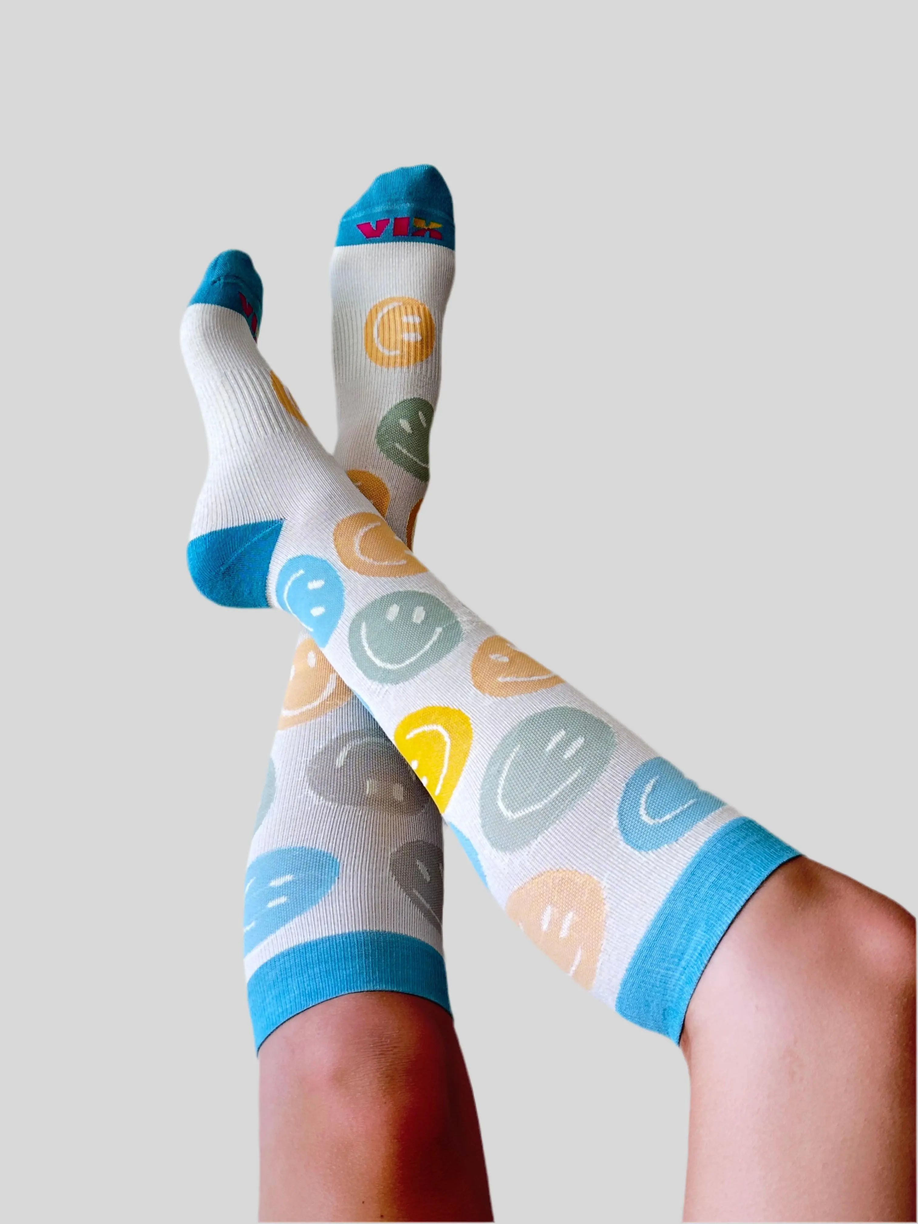 Color Smiley Compression Socks - Soft Everyday Viscose for Women, Comfortable Fit, Ideal for Everyday Wear