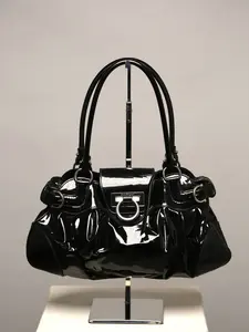 Pre-owned SALVATORE FERRAGAMO Leather Shoulder Bags FERRAGAMO Salvatore Patent Shoulder bag